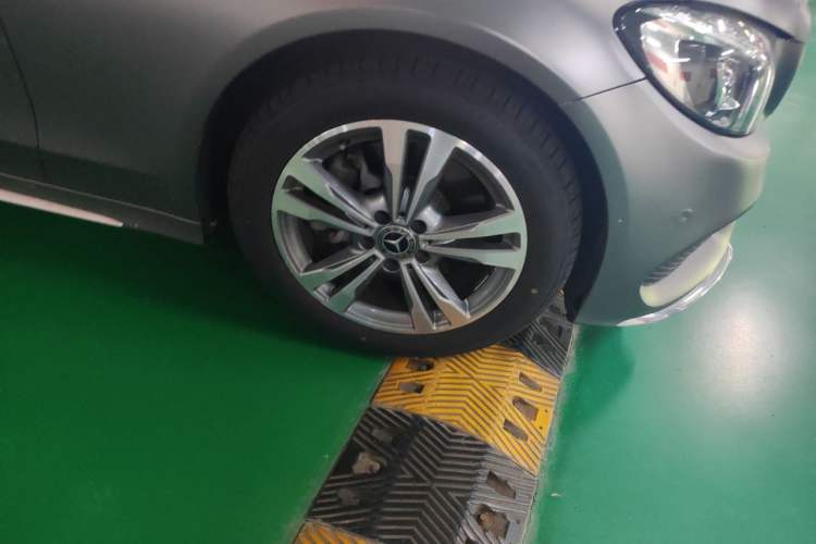 Used Mercedes-Benz C-Class 2018 C 200 L Sport Edition Right Front Wheel Hub