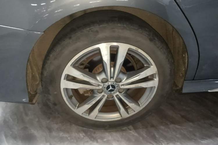 Used Mercedes-Benz C-Class 2018 C 200 L Sport Edition Right Rear Wheel Hub