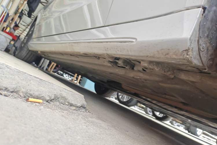Used Mercedes-Benz C-Class 2018 C 200 Sport Edition Right Side Sill