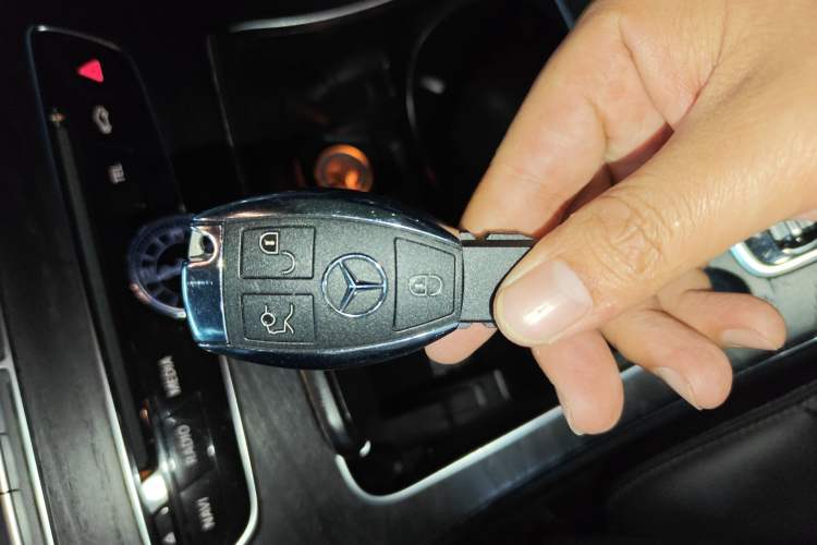 Used Mercedes-Benz C-Class 2018 C 200 L Sport Edition Vehicle Key