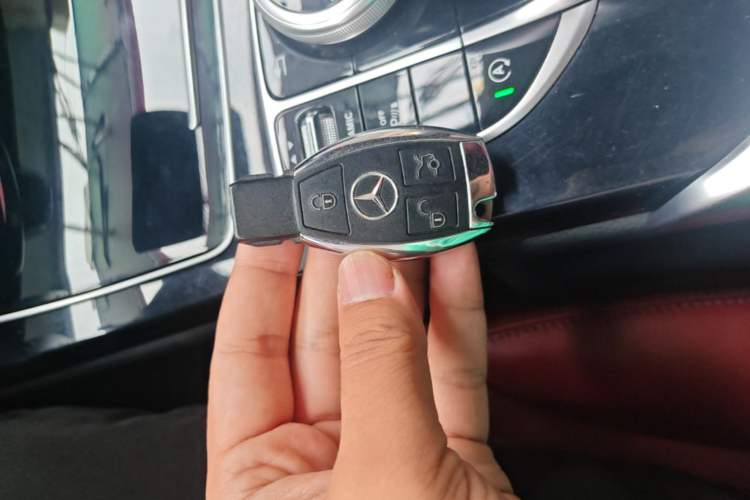 Used Mercedes-Benz C-Class 2018 C 200 Sport Edition Vehicle Key
