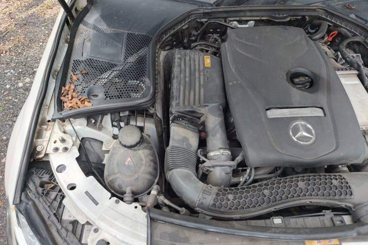 Used Mercedes-Benz C-Class 2018 C 180 L Fashion Edition Sport Version Engine Bay Right