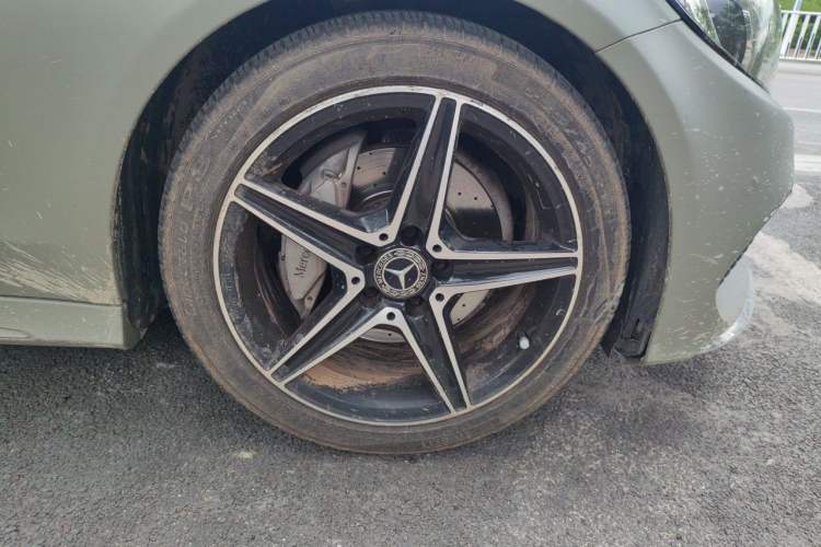Used Mercedes-Benz C-Class 2018 C 200 Coupe Right Front Wheel Hub
