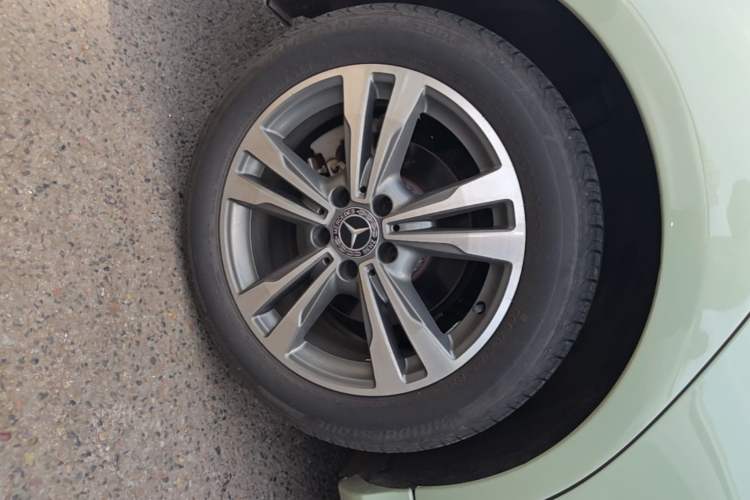 Used Mercedes-Benz C-Class 2018 C 200 L Sport Edition Right Rear Wheel Hub