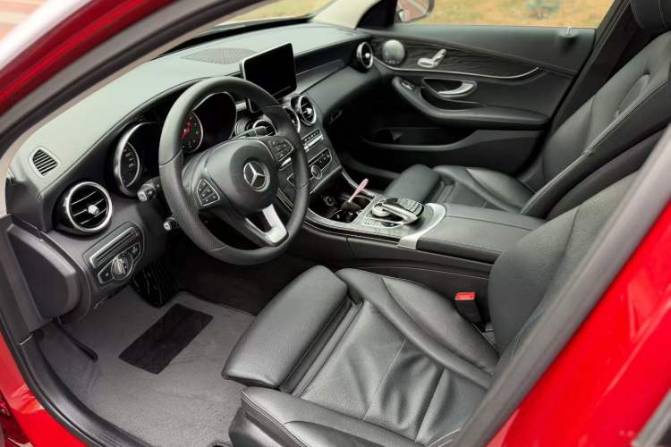 Used Mercedes-Benz C-Class 2018 C 180 L Fashion Edition Sport Version Interior 3