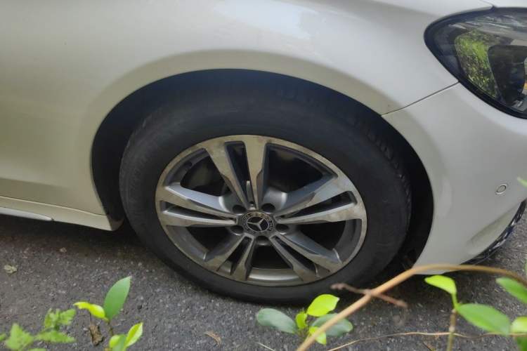 Used Mercedes-Benz C-Class 2018 C 200 L Sport Edition Right Front Wheel Hub