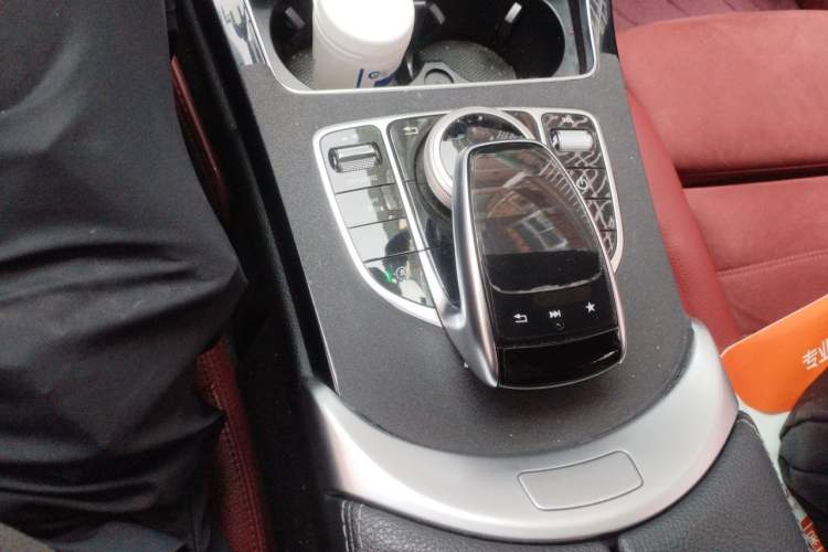 Used Mercedes-Benz C-Class 2018 C 200 Achievement Special Edition Gear Lever