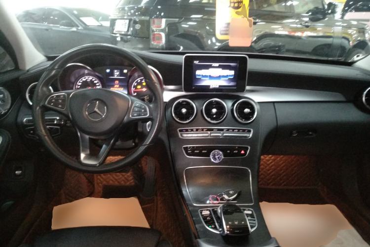 Used Mercedes-Benz C-Class 2018 C 180 L Fashion Edition Sport Version Interior 2
