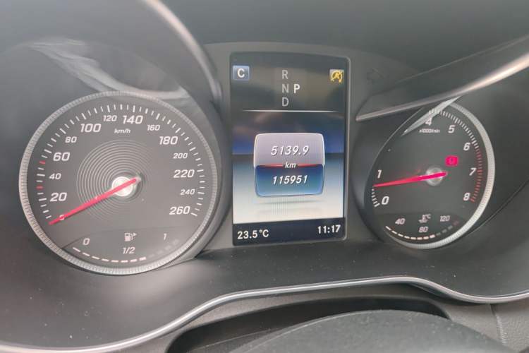 Used Mercedes-Benz C-Class 2018 C 200 L Sport Edition Odometer Close Up