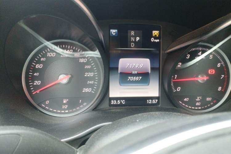 Used Mercedes-Benz C-Class 2018 C 200 Achievement Special Edition Odometer Close Up