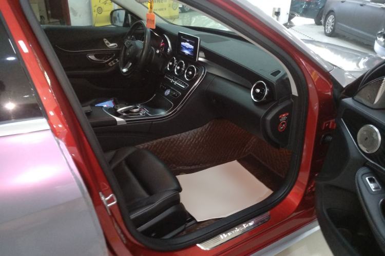 Used Mercedes-Benz C-Class 2018 C 180 L Fashion Edition Sport Version Right Front Seat