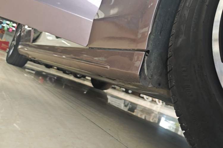 Used Mercedes-Benz C-Class 2018 C 200 Sport Edition Right Side Sill