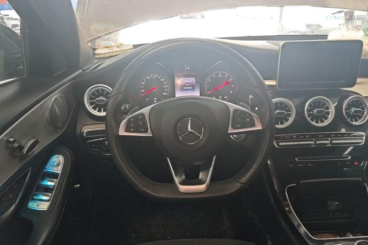 Used Mercedes-Benz C-Class 2018 C 200 Sport Edition Steering Wheel
