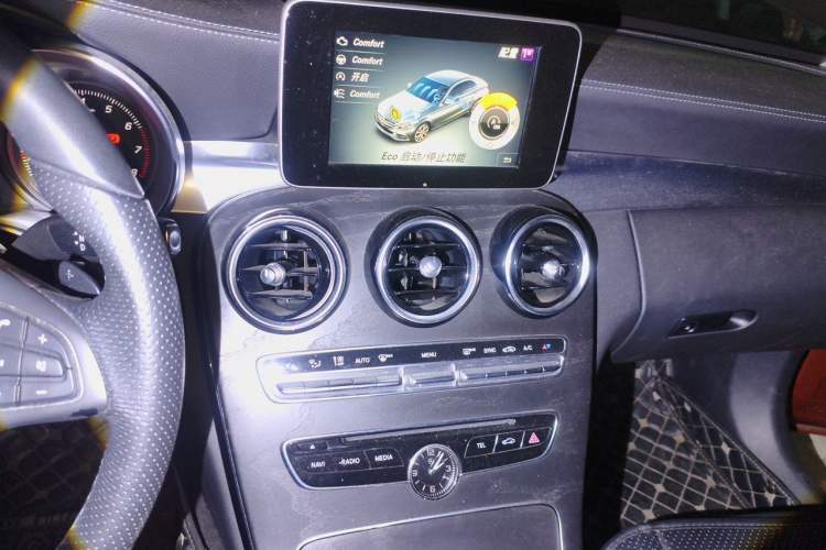 Used Mercedes-Benz C-Class 2018 C 180 L Fashion Edition Sport Version Audio And AC Panel