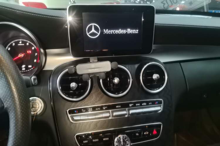 Used Mercedes-Benz C-Class 2018 C 200 L Sport Edition Audio And AC Panel
