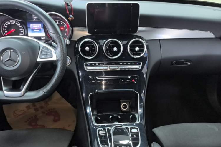 Used Mercedes-Benz C-Class 2018 C 200 Sport Edition Audio And AC Panel