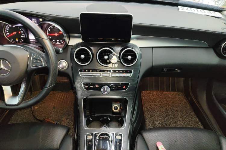 Used Mercedes-Benz C-Class 2018 C 200 L Sport Edition Audio And AC Panel