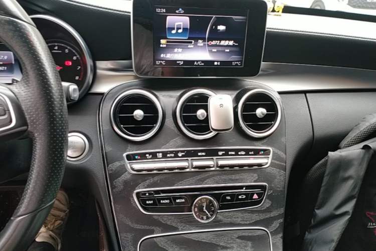 Used Mercedes-Benz C-Class 2018 C 200 L Sport Edition Audio And AC Panel