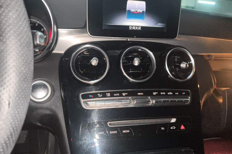 Used Mercedes-Benz C-Class 2018 C 200 Sport Edition Audio And AC Panel