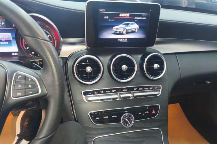Used Mercedes-Benz C-Class 2018 C 180 L Fashion Edition Sport Version Audio And AC Panel