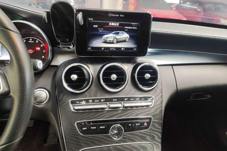 Used Mercedes-Benz C-Class 2018 C 180 L Fashion Edition Sport Version Audio And AC Panel