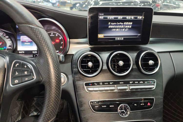 Used Mercedes-Benz C-Class 2018 C 180 L Fashion Edition Sport Version Audio And AC Panel