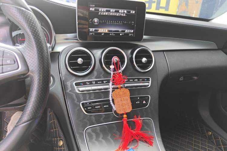 Used Mercedes-Benz C-Class 2018 C 180 L Fashion Edition Sport Version Audio And AC Panel