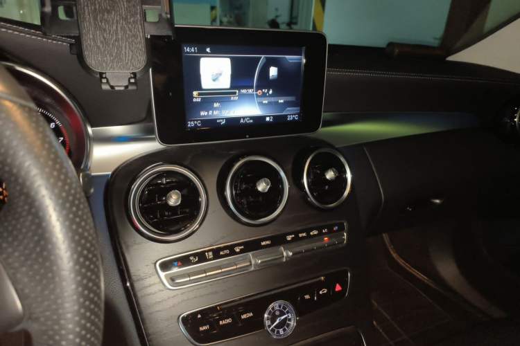 Used Mercedes-Benz C-Class 2018 C 200 L Sport Edition Audio And AC Panel
