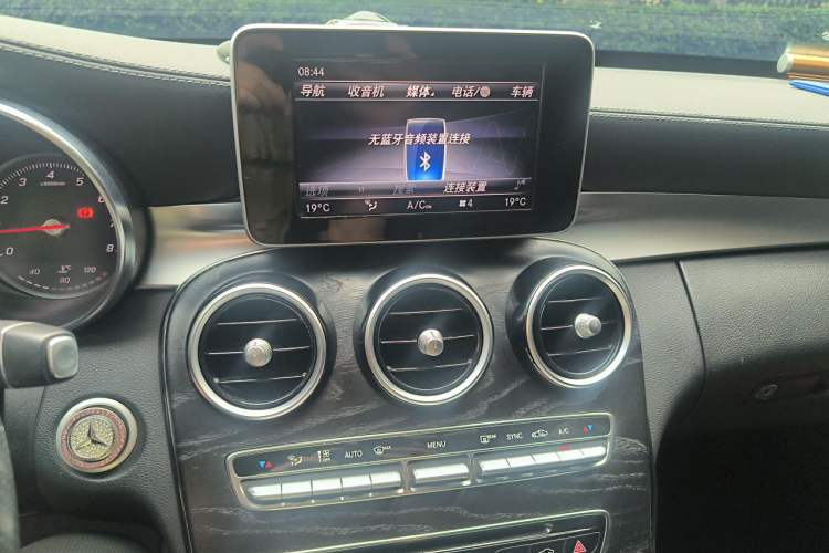 Used Mercedes-Benz C-Class 2018 C 180 L Fashion Edition Sport Version Audio And AC Panel