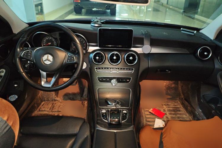 Used Mercedes-Benz C-Class 2018 C 200 L Sport Edition Center Console