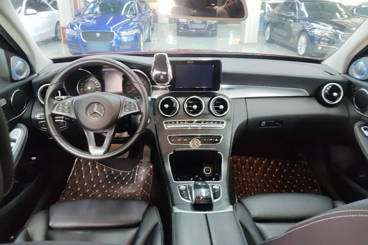 Used Mercedes-Benz C-Class 2018 C 200 L Sport Edition Center Console