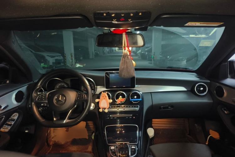 Used Mercedes-Benz C-Class 2018 C 200 Sport Edition Center Console