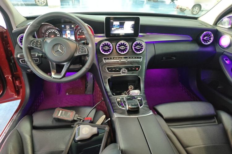Used Mercedes-Benz C-Class 2018 C 180 L Fashion Edition Sport Version Center Console