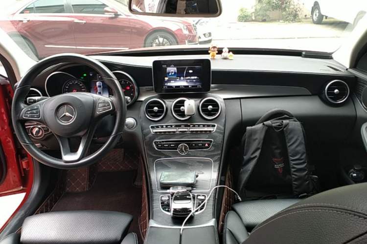 Used Mercedes-Benz C-Class 2018 C 200 L Sport Edition Center Console
