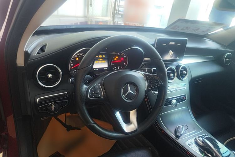 Used Mercedes-Benz C-Class 2018 C 180 L Fashion Edition Sport Version Center Console