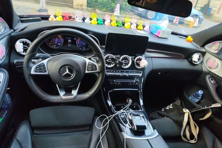 Used Mercedes-Benz C-Class 2018 C 200 Sport Edition Center Console
