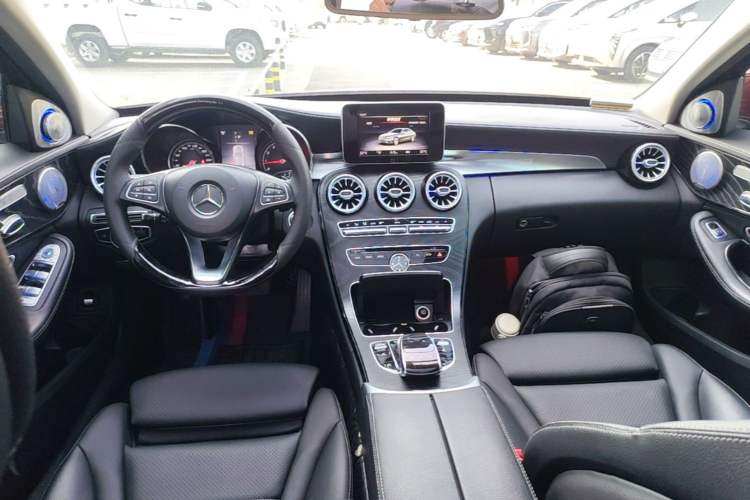 Used Mercedes-Benz C-Class 2018 C 200 L Sport Edition Center Console