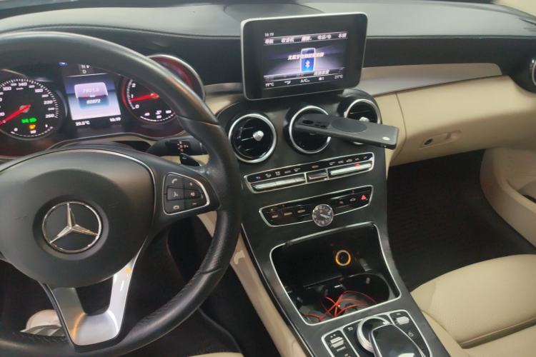 Used Mercedes-Benz C-Class 2018 C 200 L Sport Edition Achievement Special Edition Center Console