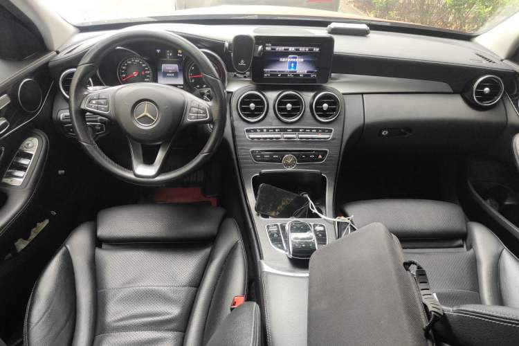 Used Mercedes-Benz C-Class 2018 C 200 L Sport Edition Center Console