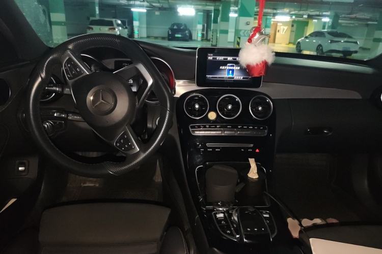 Used Mercedes-Benz C-Class 2018 C 200 Sport Edition Center Console