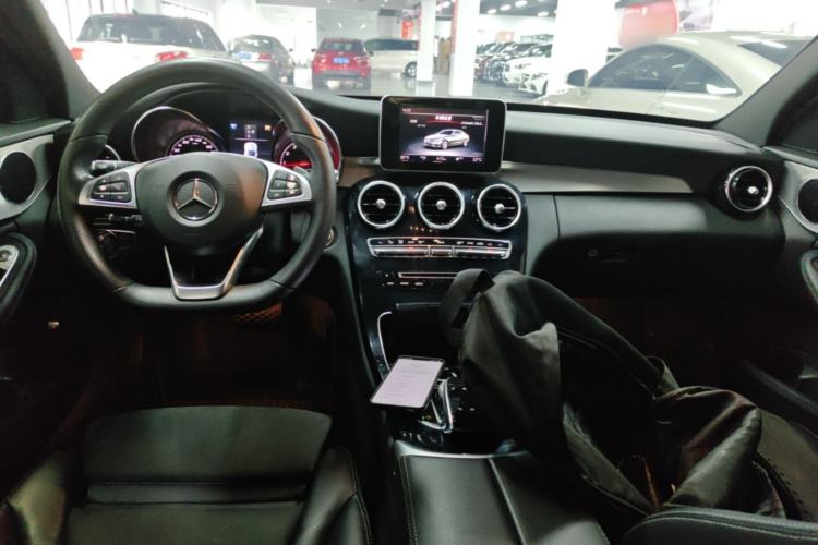 Used Mercedes-Benz C-Class 2018 C 200 Sport Edition Center Console