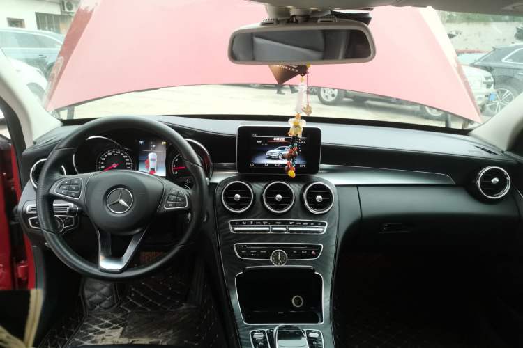 Used Mercedes-Benz C-Class 2018 C 200 L Sport Edition Center Console