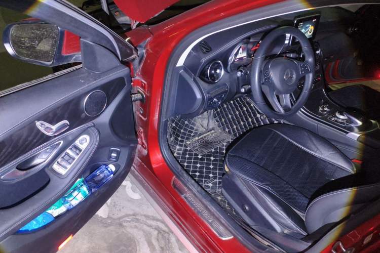 Used Mercedes-Benz C-Class 2018 C 180 L Fashion Edition Sport Version Driver Seat