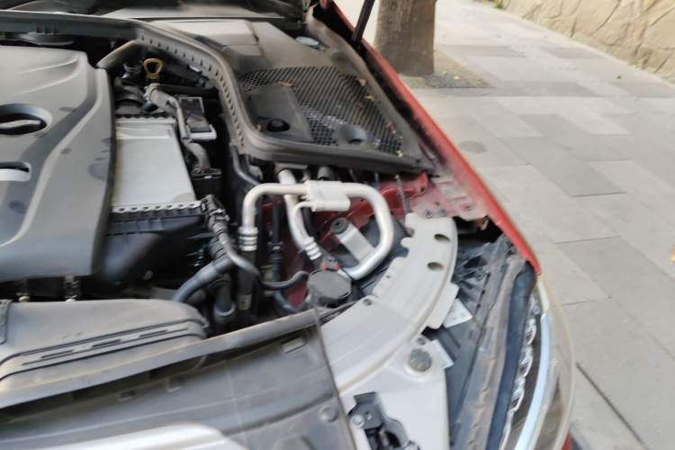 Used Mercedes-Benz C-Class 2018 C 200 L Sport Edition Engine Bay Left