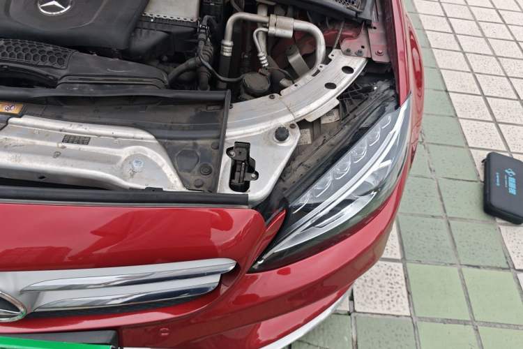 Used Mercedes-Benz C-Class 2018 C 180 L Fashion Edition Sport Version Engine Bay Left