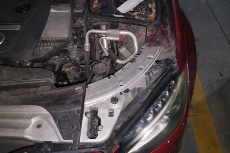 Used Mercedes-Benz C-Class 2018 C 200 L Sport Edition Engine Bay Left