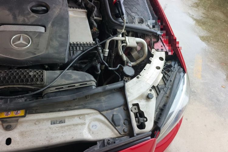 Used Mercedes-Benz C-Class 2018 C 200 L Sport Edition Engine Bay Left