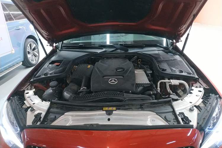 Used Mercedes-Benz C-Class 2018 C 200 Estate Engine Bay