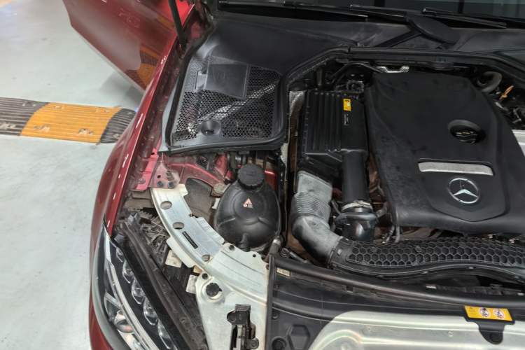 Used Mercedes-Benz C-Class 2018 C 200 Coupe Engine Bay Right