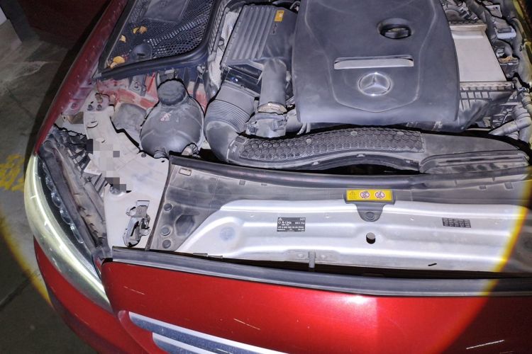 Used Mercedes-Benz C-Class 2018 C 180 L Fashion Edition Sport Version Engine Bay Right